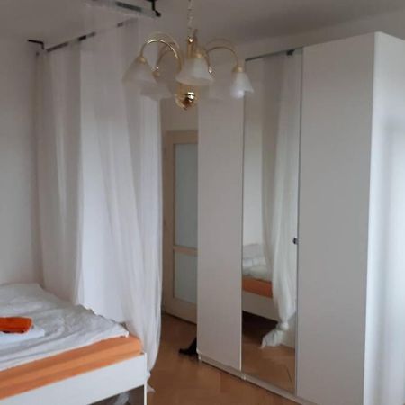 Room In Apartment Prague 3 Bagian luar foto