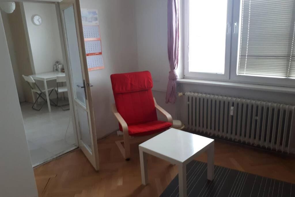 Room In Apartment Prague 3 Bagian luar foto